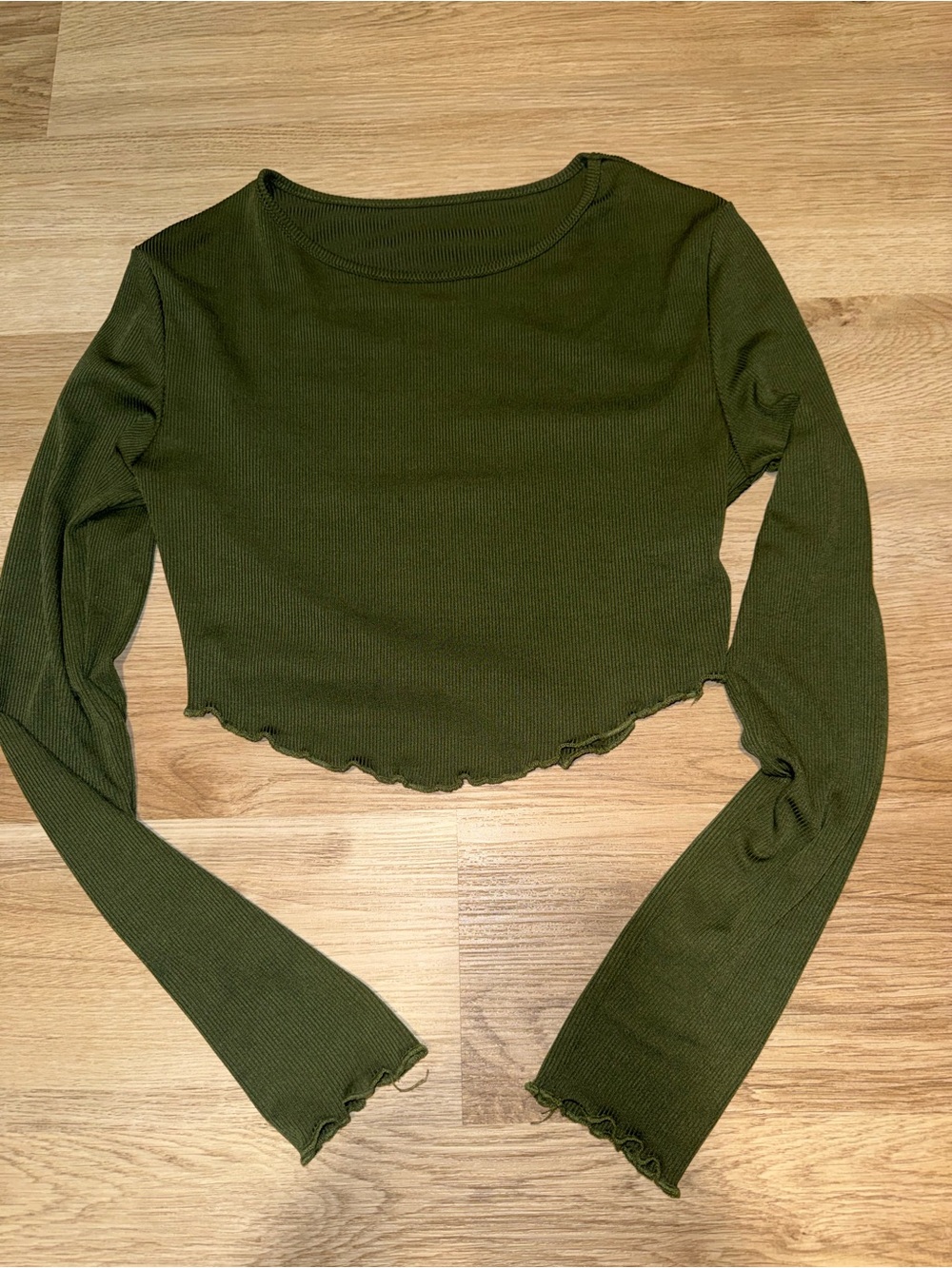 SHEIN Olive Green Ribbed Lettuce-Edge Long Sleeve Crop Top